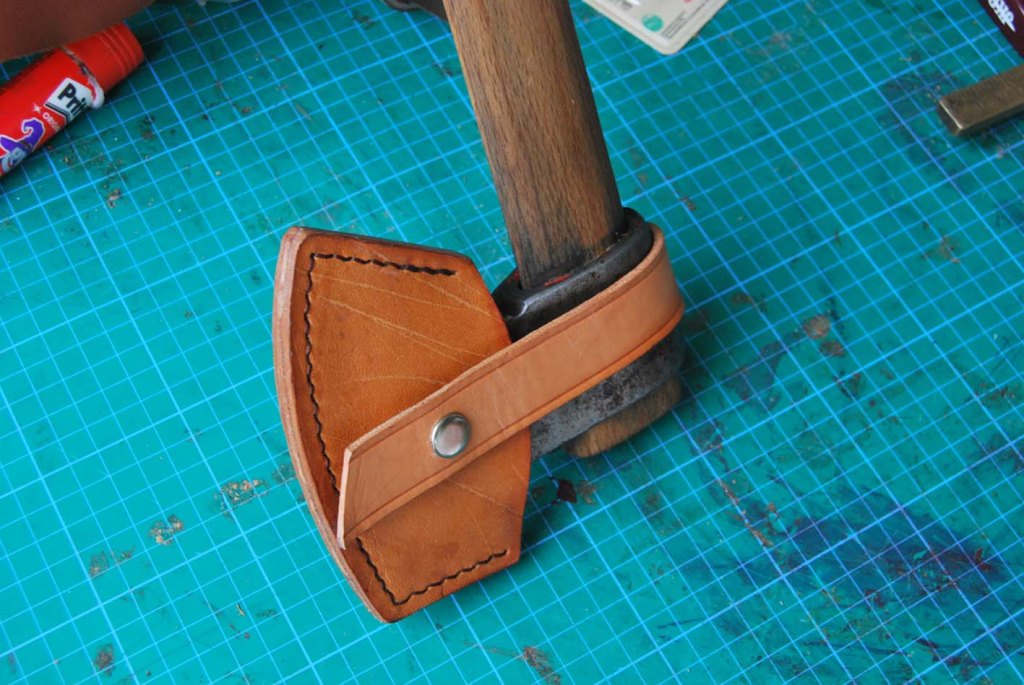 Funda de hacha hecha a medida – Cuero auténtico y artesanía brutal