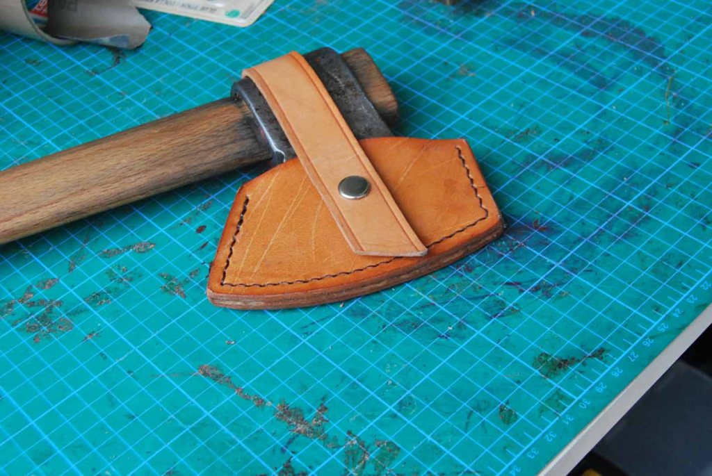 Funda de hacha hecha a medida – Cuero auténtico y artesanía brutal