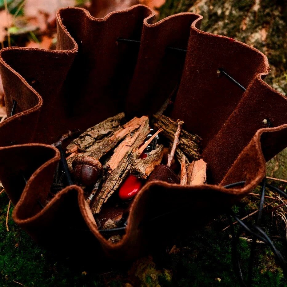 Bolsa de yesca de cuero para bushcraft | Bolsa de yesca | Bushcraft y camping | Artesania en cuero | Bolsa de cuero | Bolsa de antigua