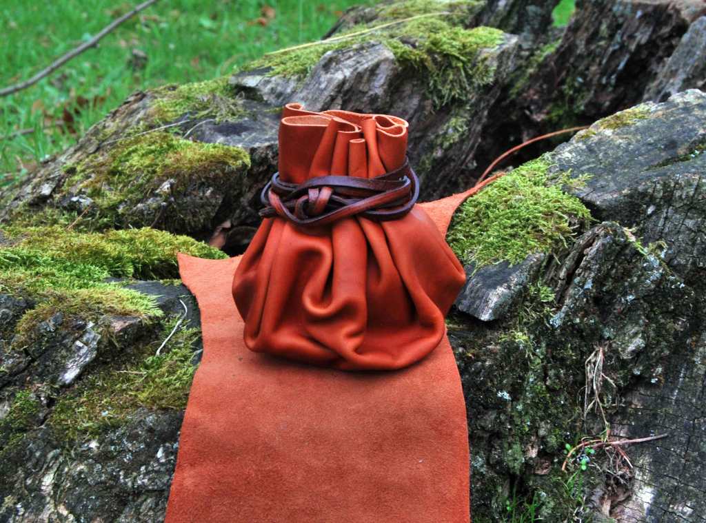 Bolsa rústica y tradicional para yesca ( Noble )