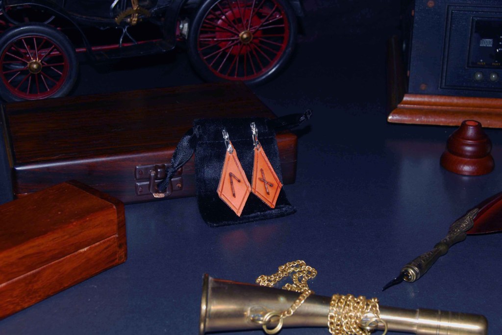 Pendientes de cuero artesanales