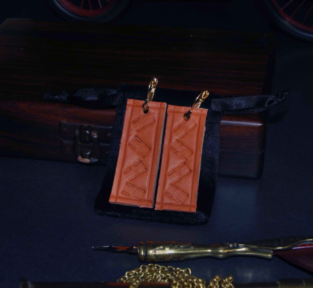 Colección: El Oráculo de la Tierra – Relieve Ancestral