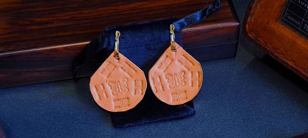 Colección: El Oráculo de la Tierra – Relieve Ancestral Mod. 5