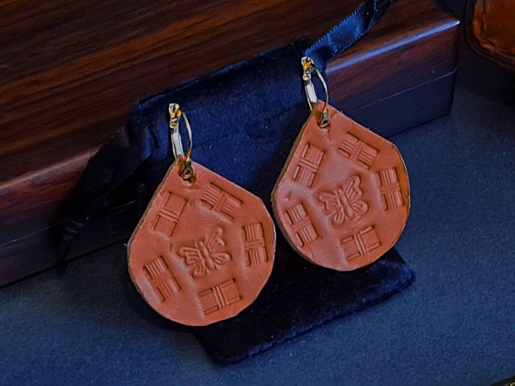 Colección: El Oráculo de la Tierra – Relieve Ancestral Mod. 5