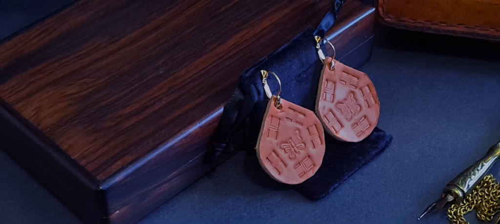 Colección: El Oráculo de la Tierra – Relieve Ancestral Mod. 5