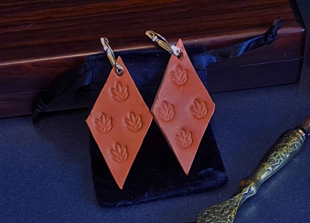 Colección: El Oráculo de la Tierra – Relieve Ancestral Mod. 7