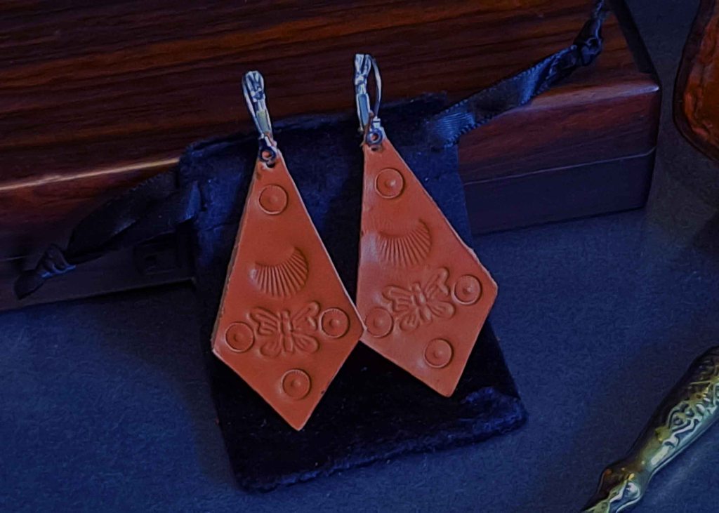 Colección: El Oráculo de la Tierra – Relieve Ancestral Mod. 8