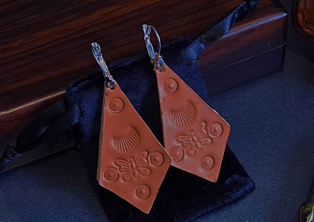 Colección: El Oráculo de la Tierra – Relieve Ancestral Mod. 8