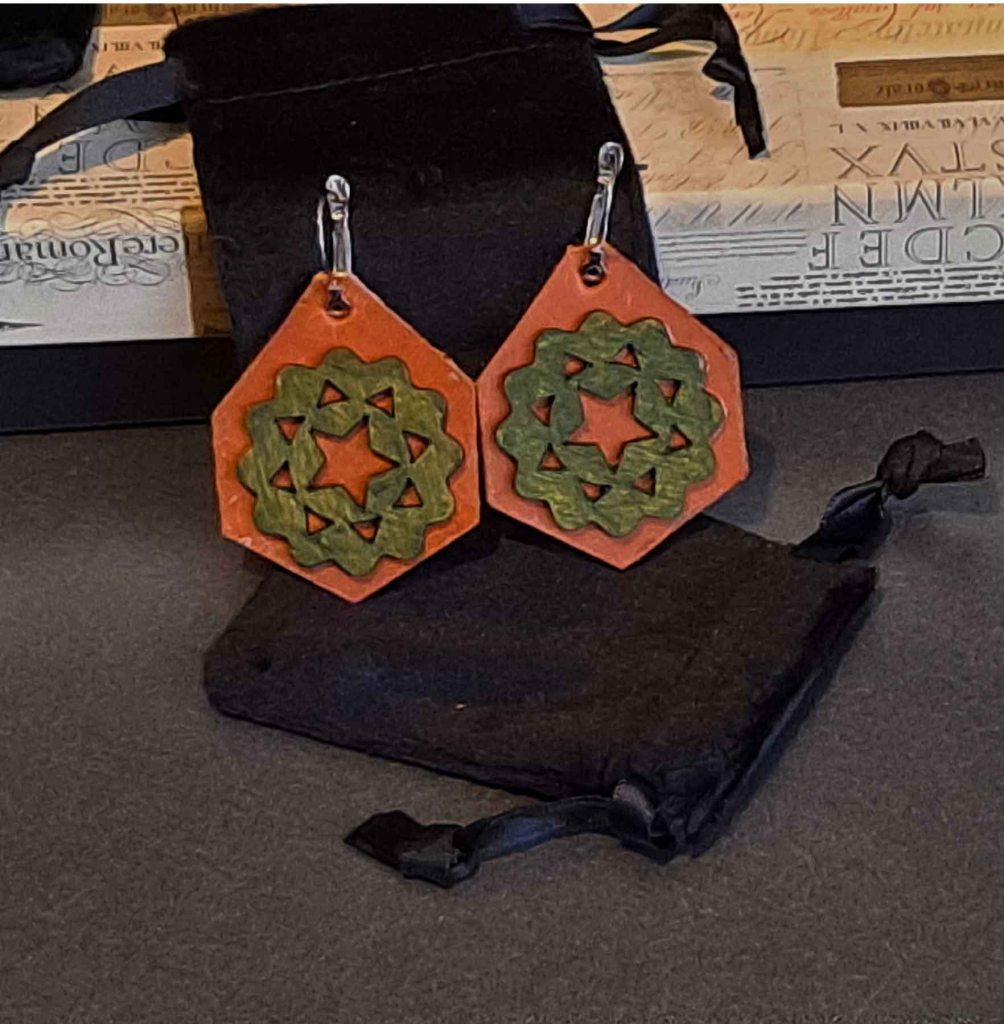 Pendientes, Madera y cuero natural, artesanía, hecho a mano. Colección El oráculo del Aire Mod.2