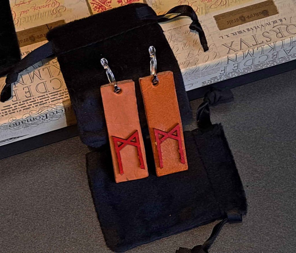 Pendientes, Madera y cuero natural, artesanía, hecho a mano. Colección El oráculo del Aire Mod.3