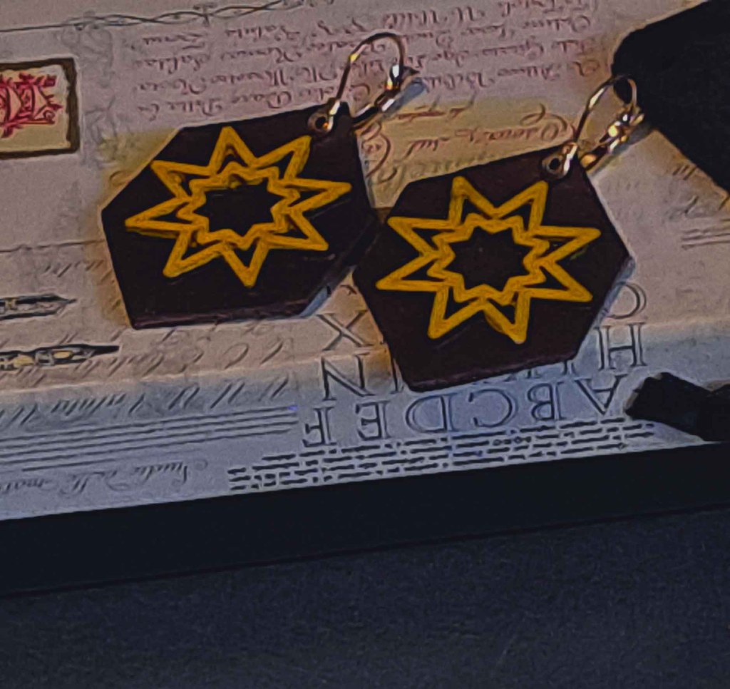 Pendientes, Madera y cuero natural, artesanía, hecho a mano. Colección El oráculo del Aire Mod. 7