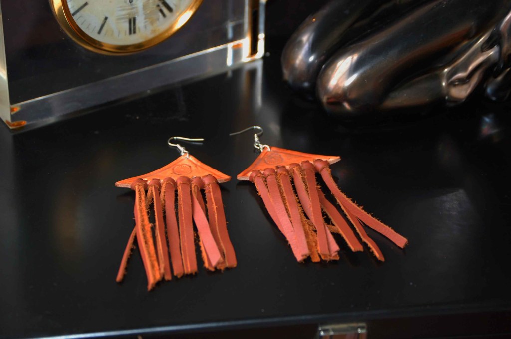 Pendientes pertenecientes a la colección Bosquejo