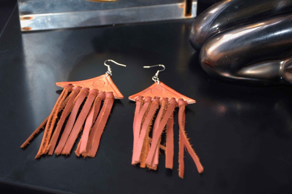 Pendientes Modelo 02-Modelo Aire-Colección Bosquejo